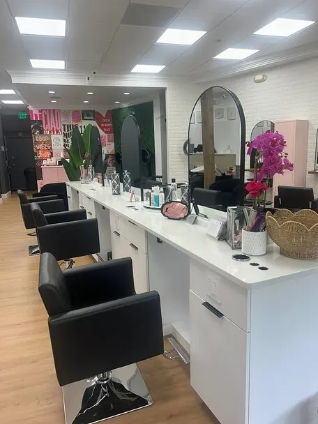 Styling stations with orchids along the Wild Orchid floor